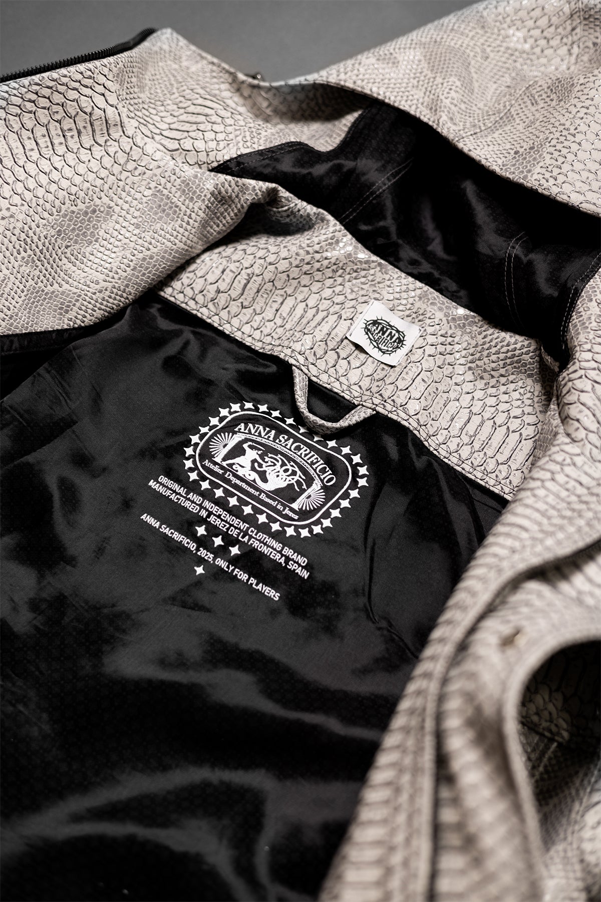 SNAKE MOUNTAIN JACKET